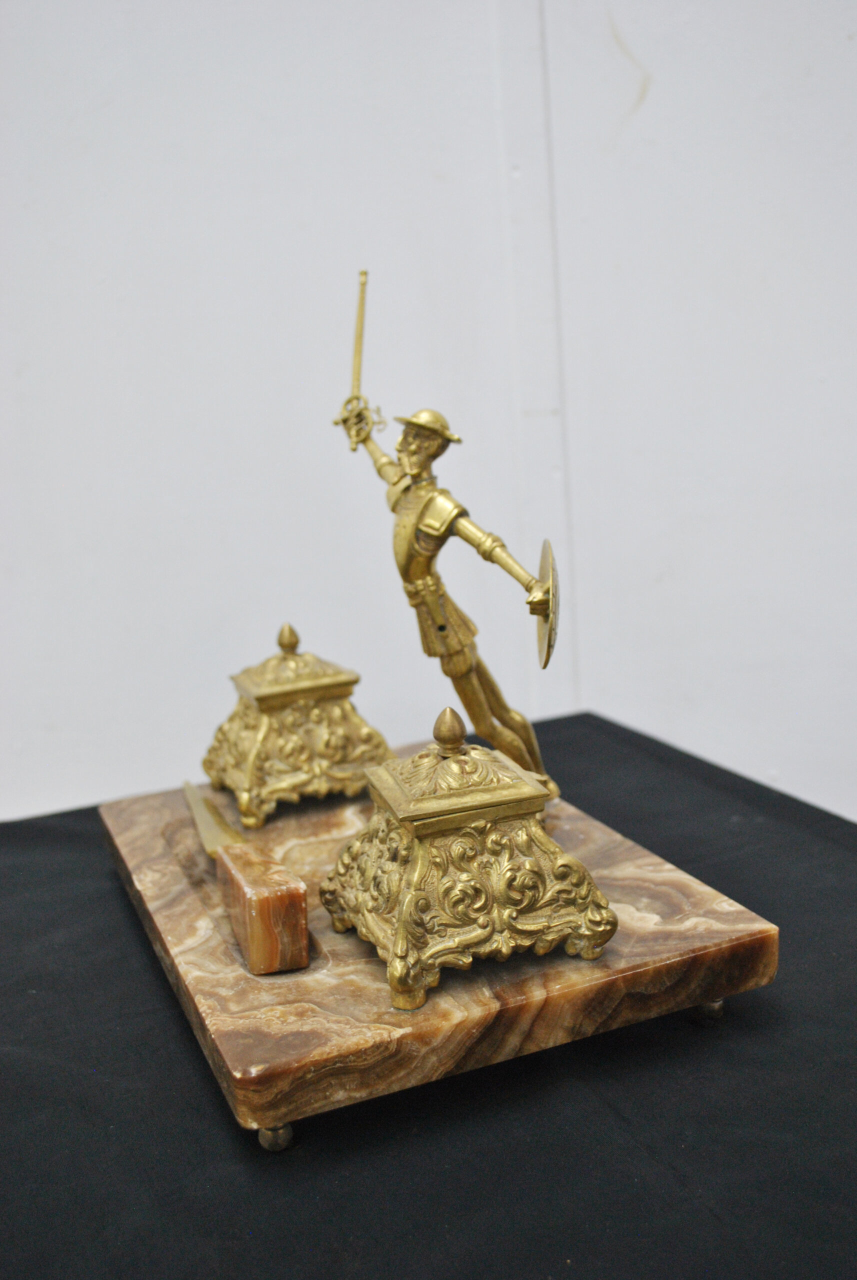 Escribanía de mármol ónix con figura de Don Quijote - Imagen 8
