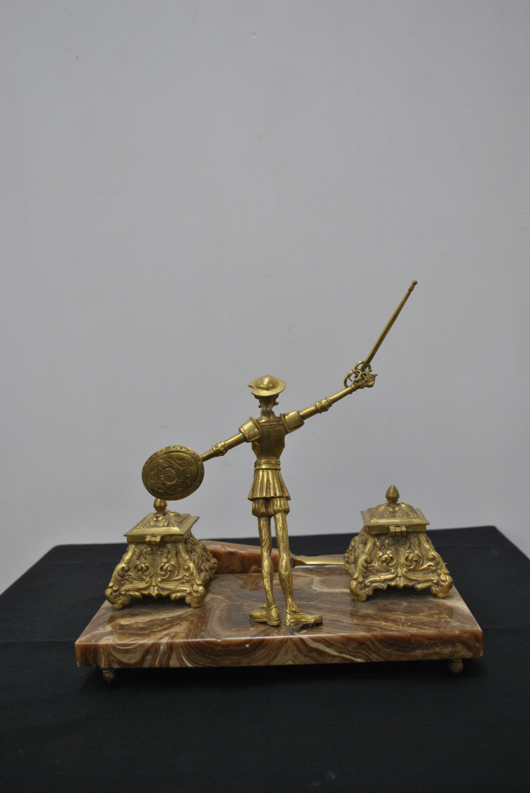 Escribanía de mármol ónix con figura de Don Quijote - Imagen 9
