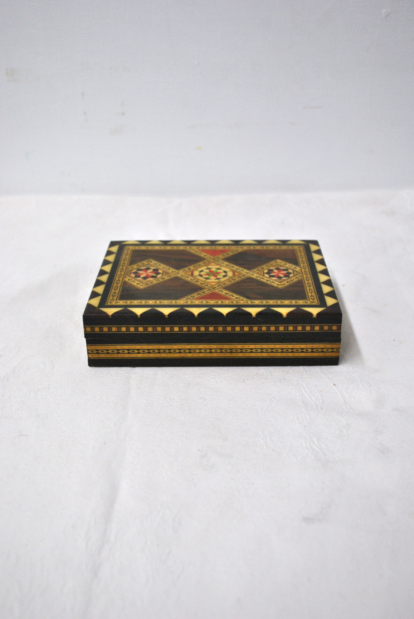 Caja marquetería con caja cerillas