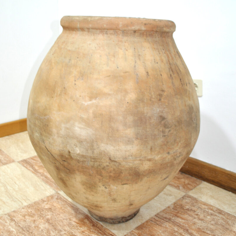 Tinaja antigua barro artesanal