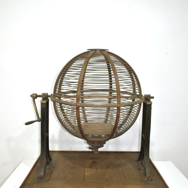 Bombo de lotería manual metálico con base de madera