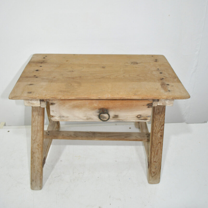 Mesa antigua rústica infantil o baja