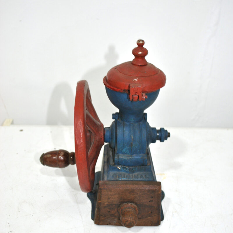 Molinillo de café pintado azul y rojo