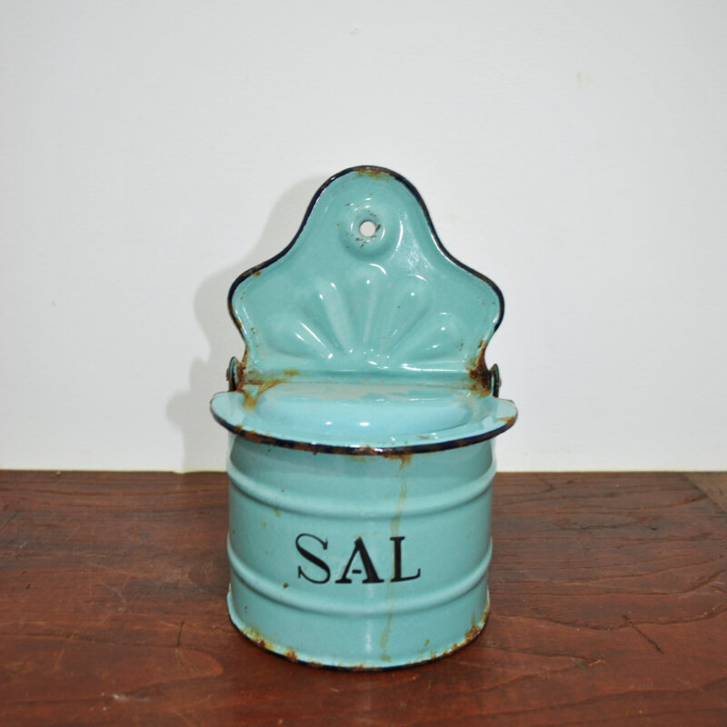 Salero antiguo esmaltado azul turquesa