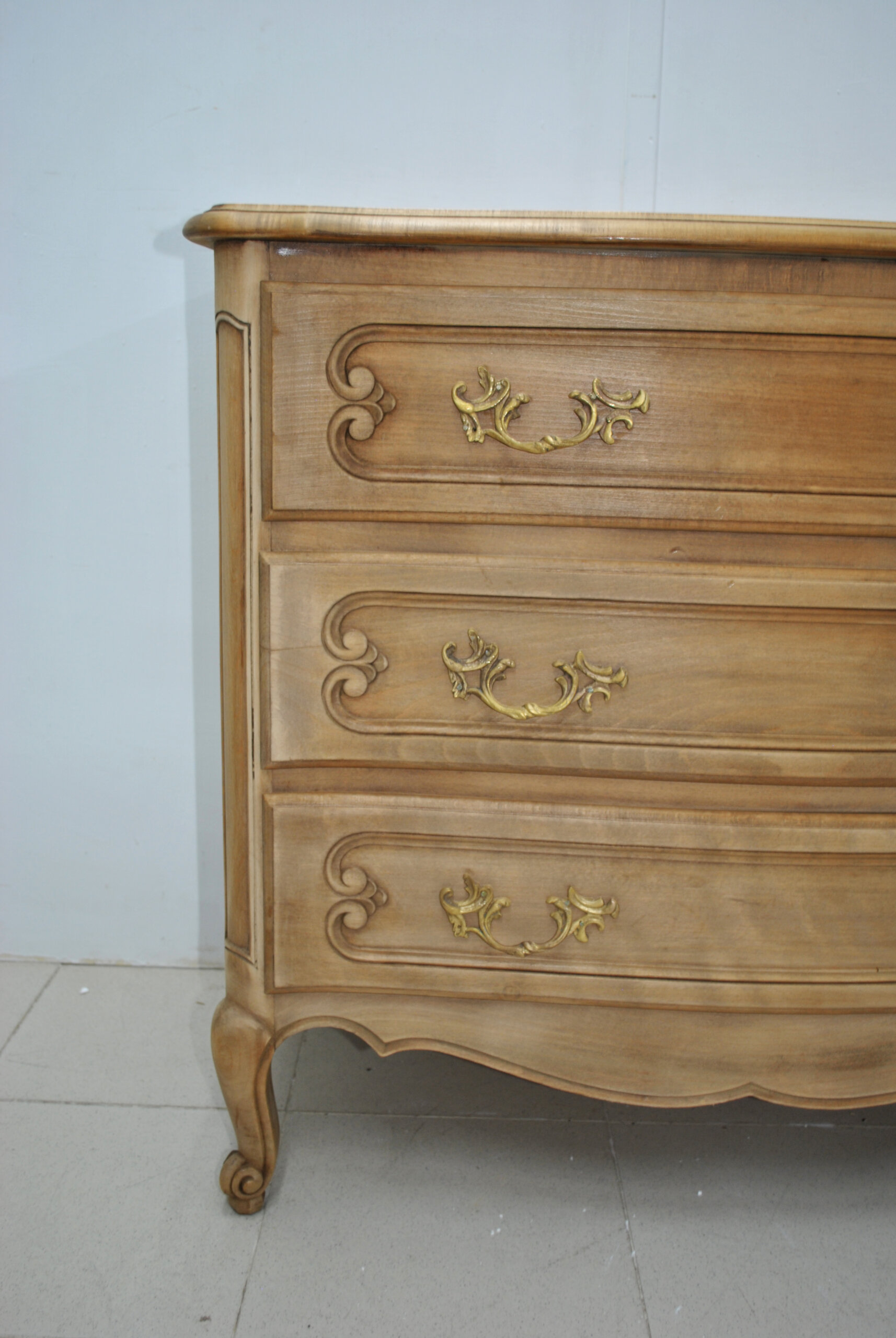 Cómoda antigua madera lavada - Imagen 4