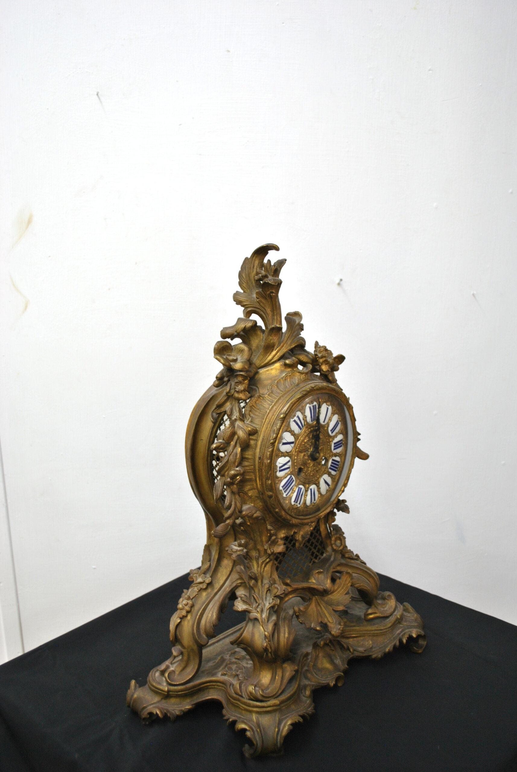 Reloj bronce Luis XV decoración floral - Imagen 5