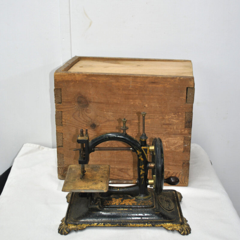 Máquina coser Mauricio Bing con caja original