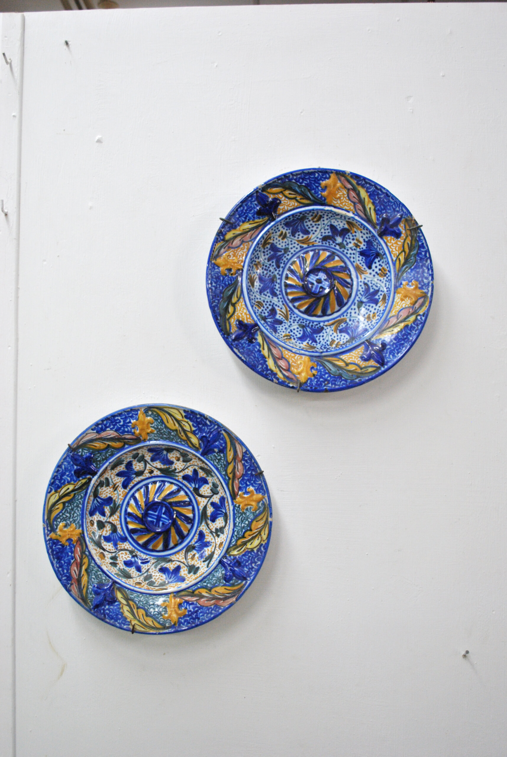 Pareja platos cerámica estilo Talavera