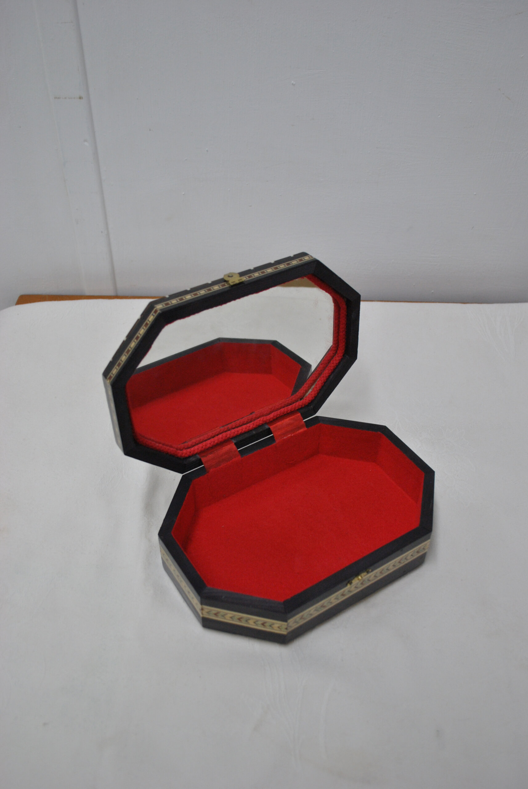 Caja joyero octogonal de marquetería árabe - Imagen 4
