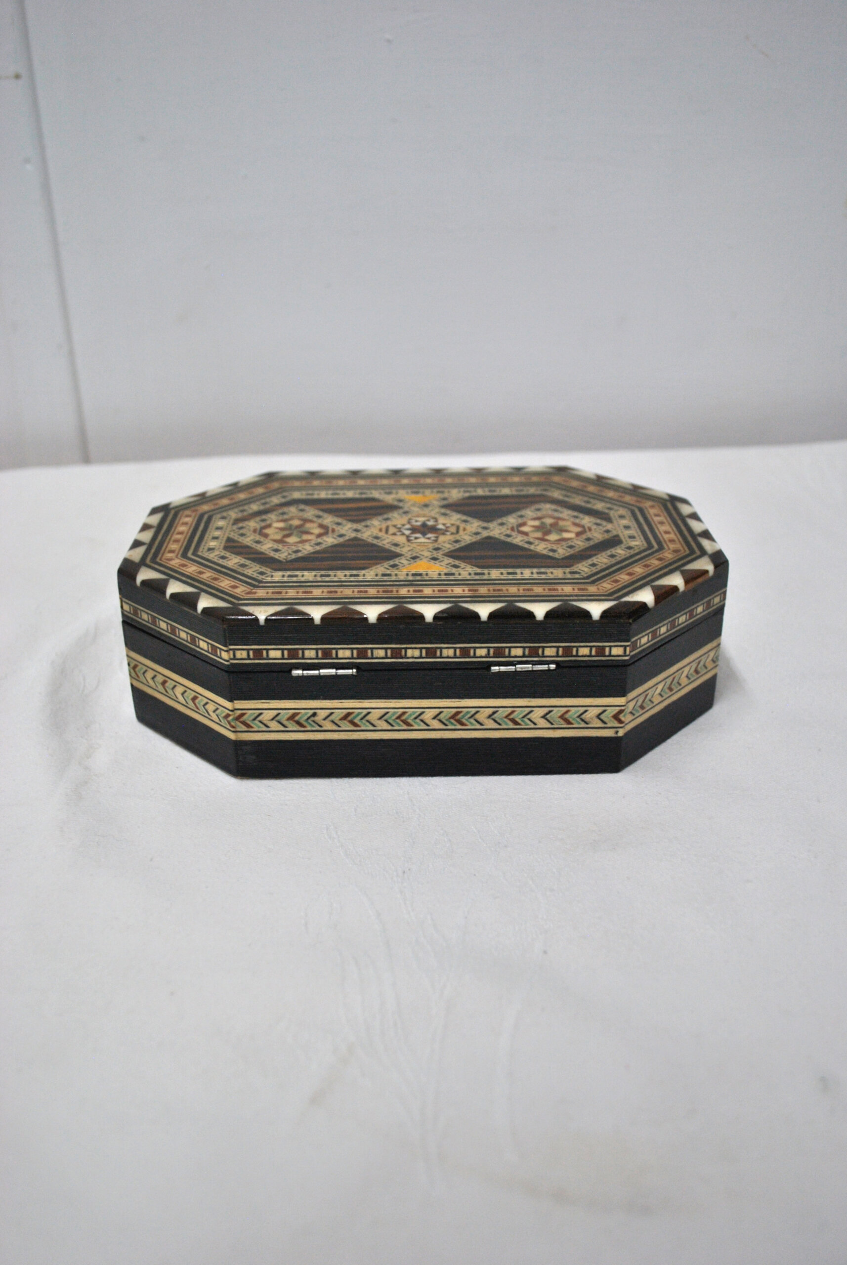 Caja joyero octogonal de marquetería árabe - Imagen 5