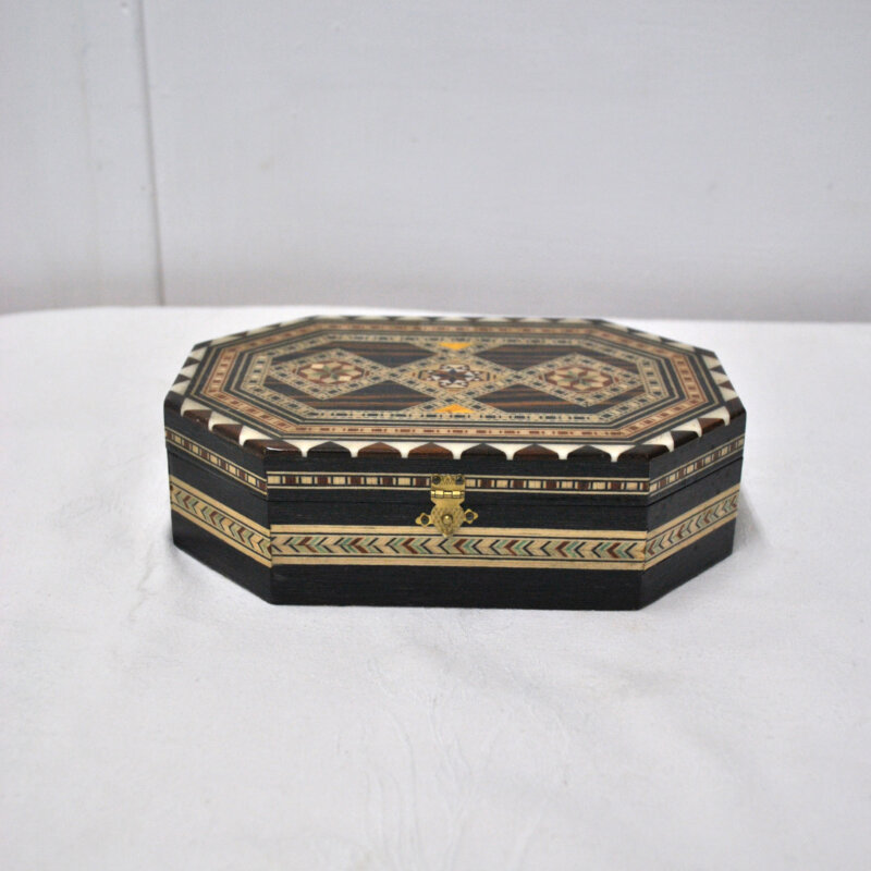 Caja joyero octogonal de marquetería árabe