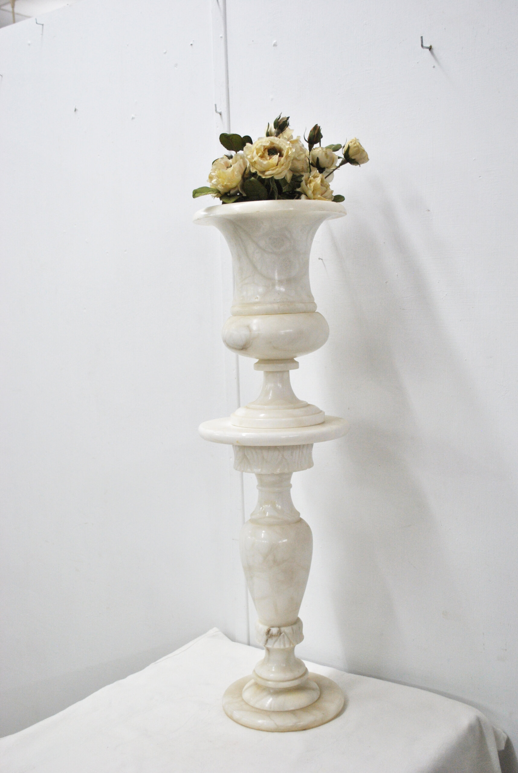 Jarrón con pedestal alabastro - Imagen 3