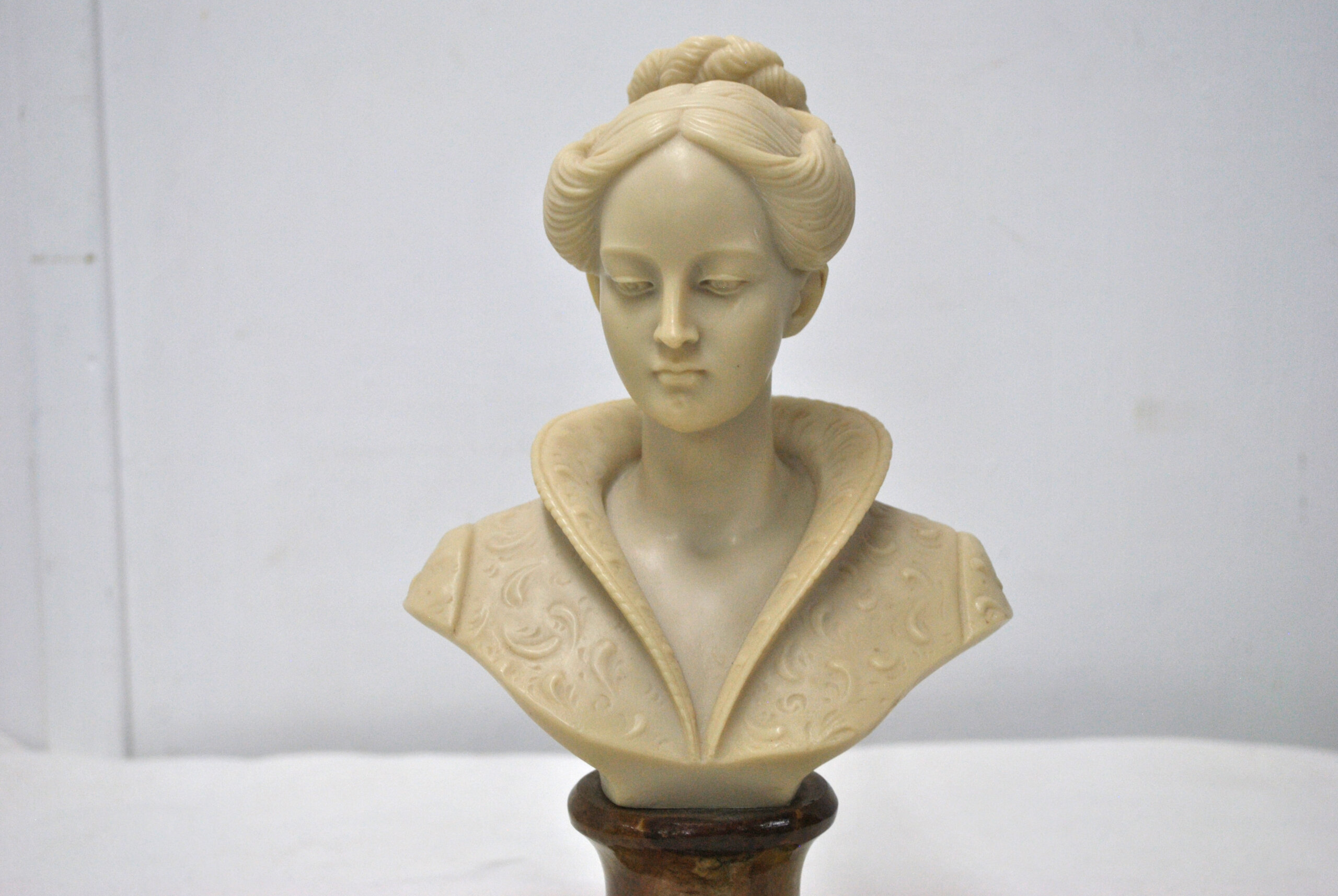 Busto clásico dama marmolina - Imagen 2