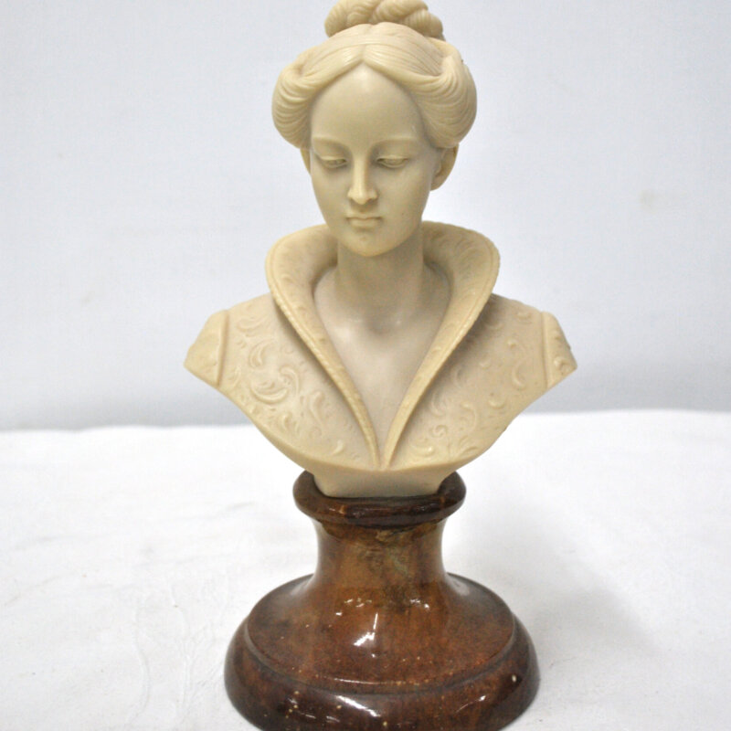 Busto clásico dama marmolina