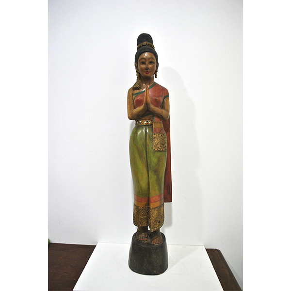 Figura escultura oriental tallada