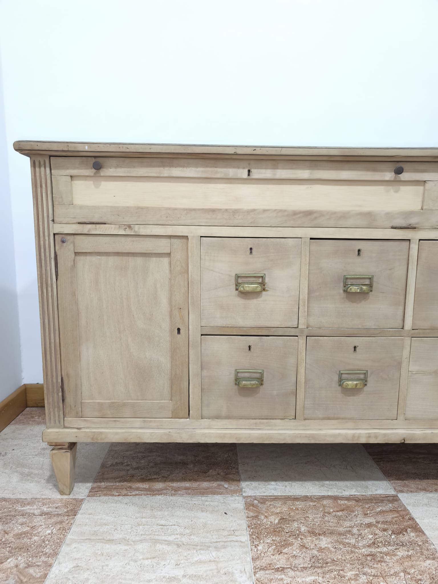 Mostrador comercial antiguo de madera - Imagen 10