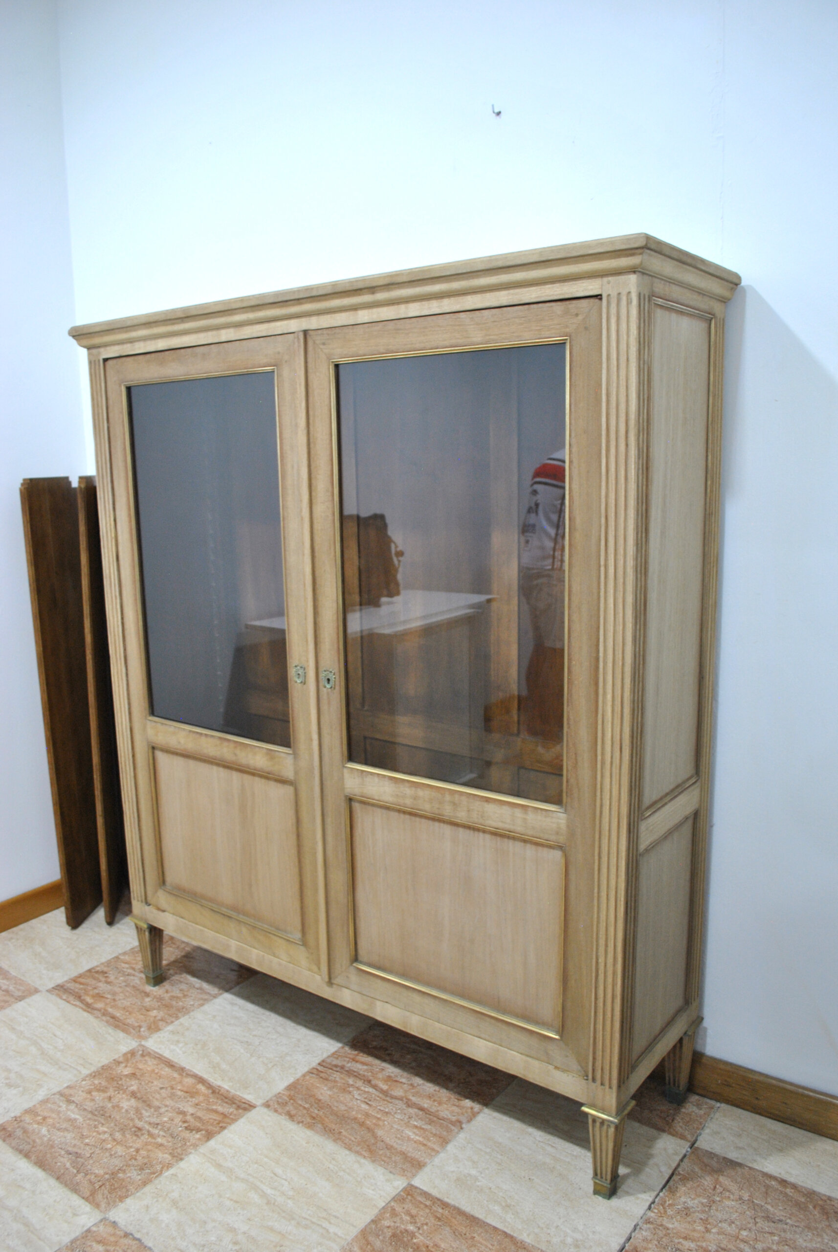 Vitrina madera nogal lavada - Imagen 4