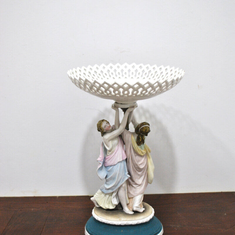Centro de mesa porcelana figuras femeninas