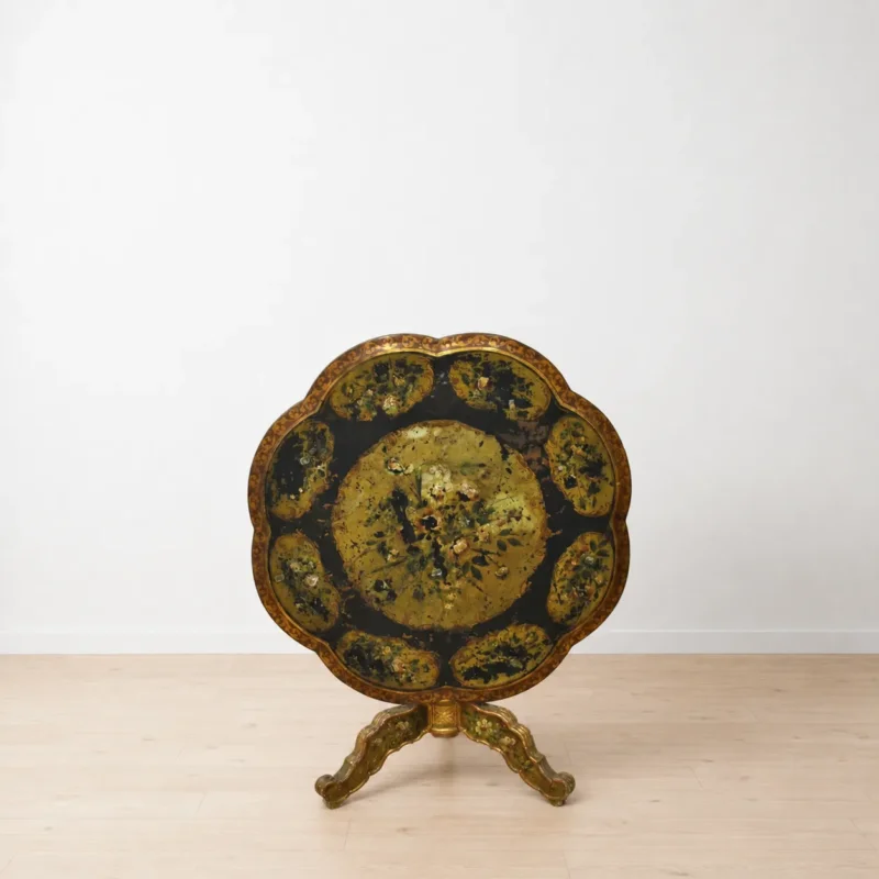 Mesa velador abatible policromada y dorada, siglo XIX