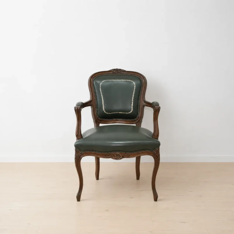 Sillón cuero verde estilo Luis XV