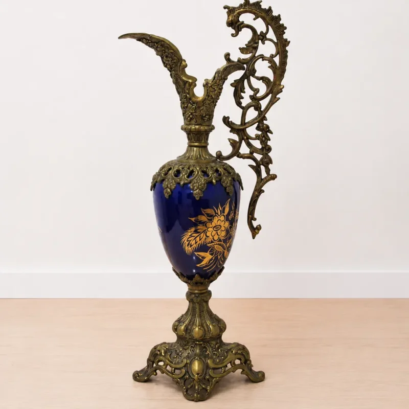 Jarrón o ánfora porcelana y bronce