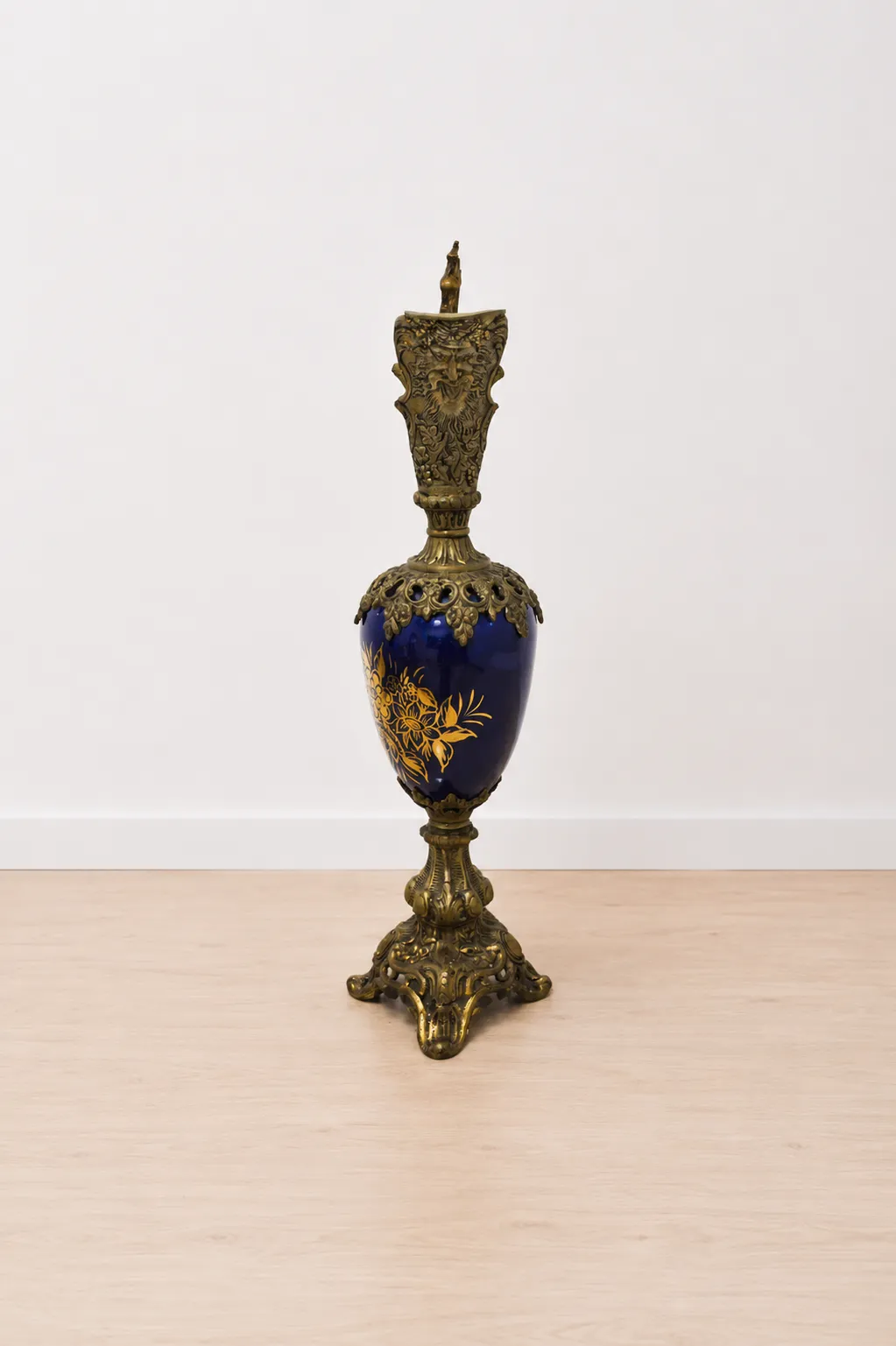 Jarrón o ánfora porcelana y bronce - Imagen 5