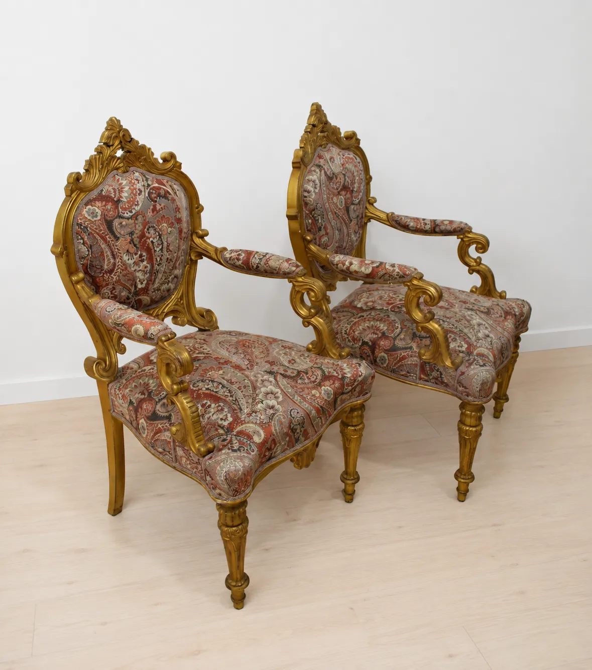 Sillones Luis XV oro tapicería cachemir - Imagen 2