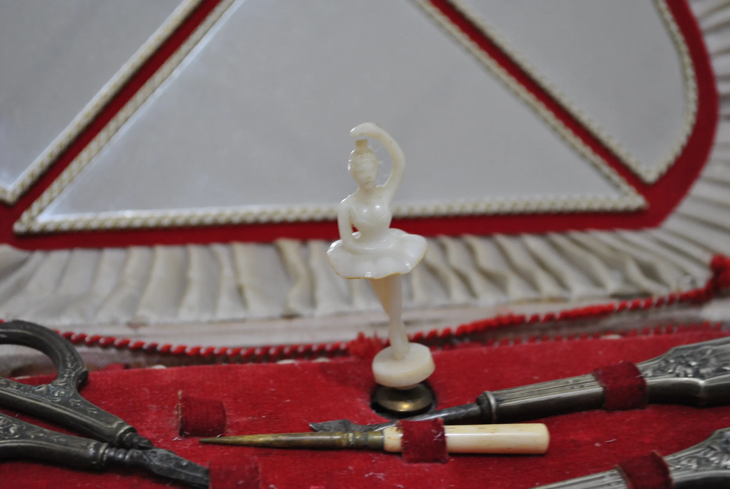 Juego de manicura antiguo - Imagen 2