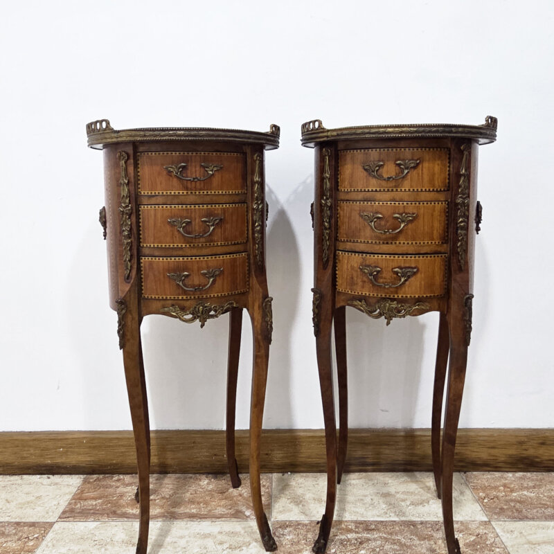 Pareja de mesitas Luis XVI bronces