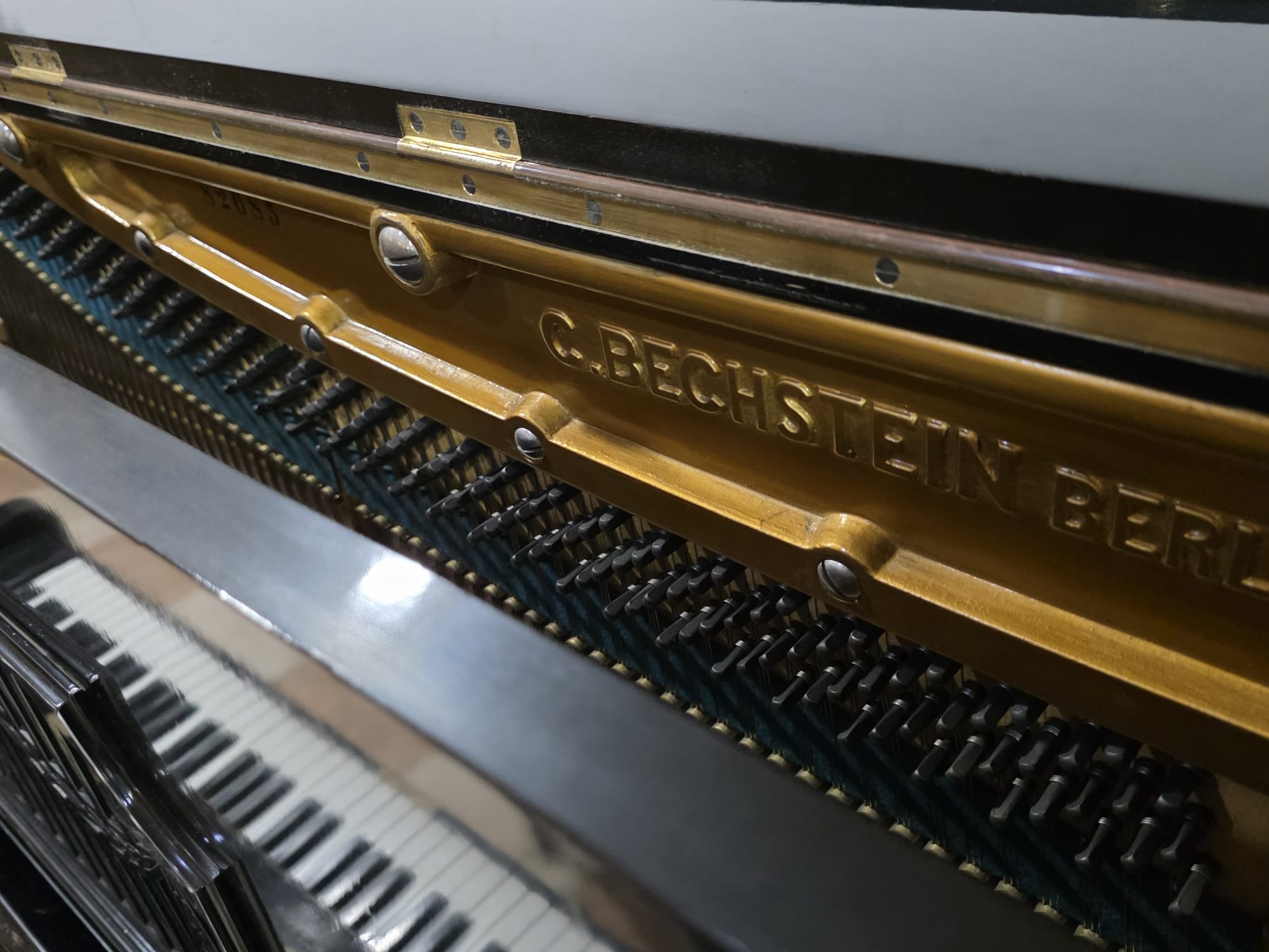 Piano Vertical C. Bechstein Berlín ébano con banqueta - Imagen 8