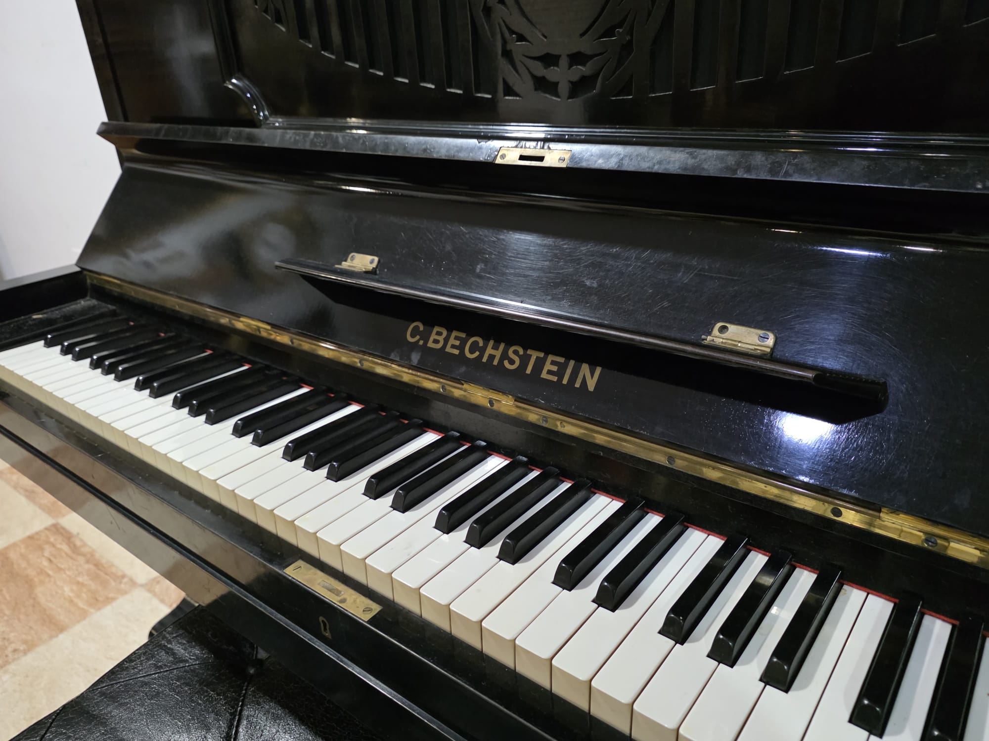 Piano Vertical C. Bechstein Berlín ébano con banqueta - Imagen 5
