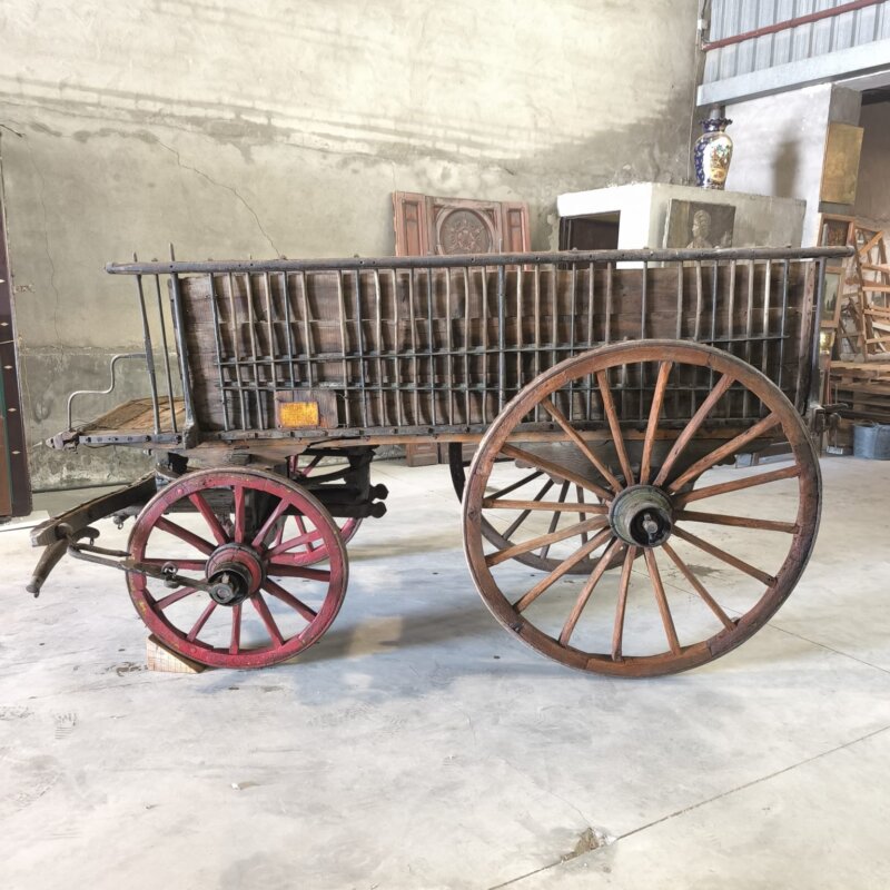 Carro antiguo galera de labranza