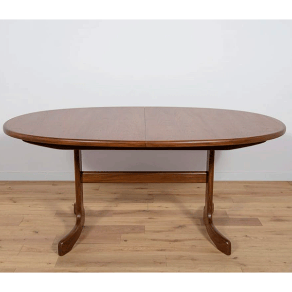 Mesa de comedor de teca Gplan
