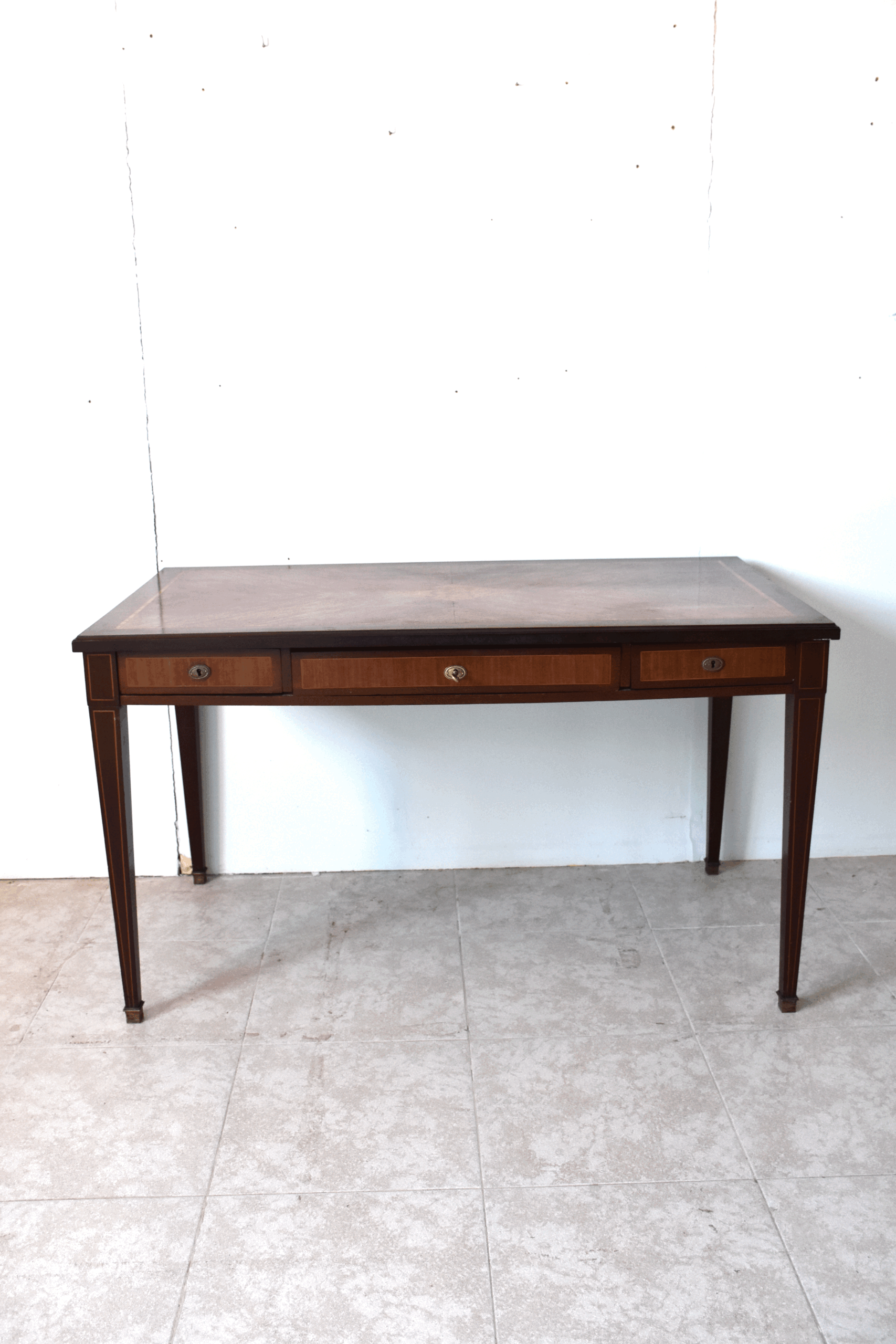 Mesa escritorio Luis XVI marquetería