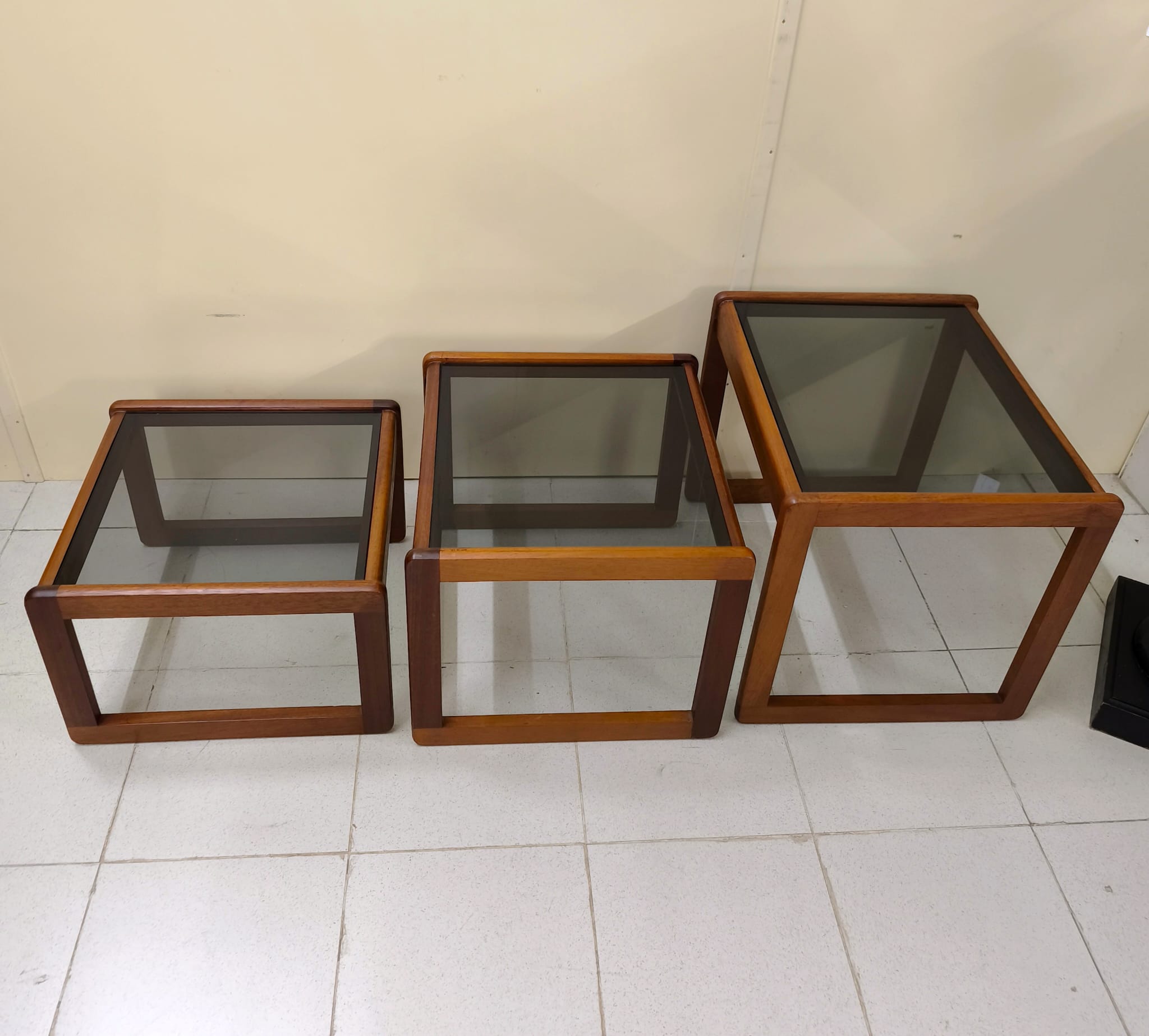 Mesas auxiliares de teca Mid Century - Imagen 8