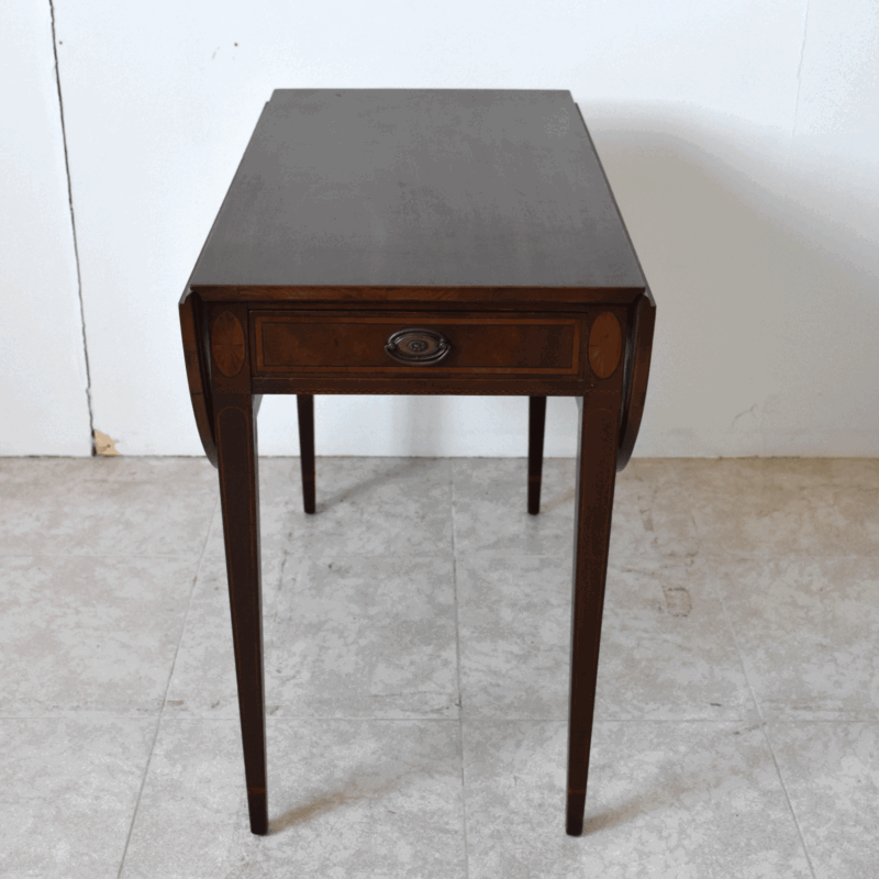 Mesa inglesa con alas abatibles