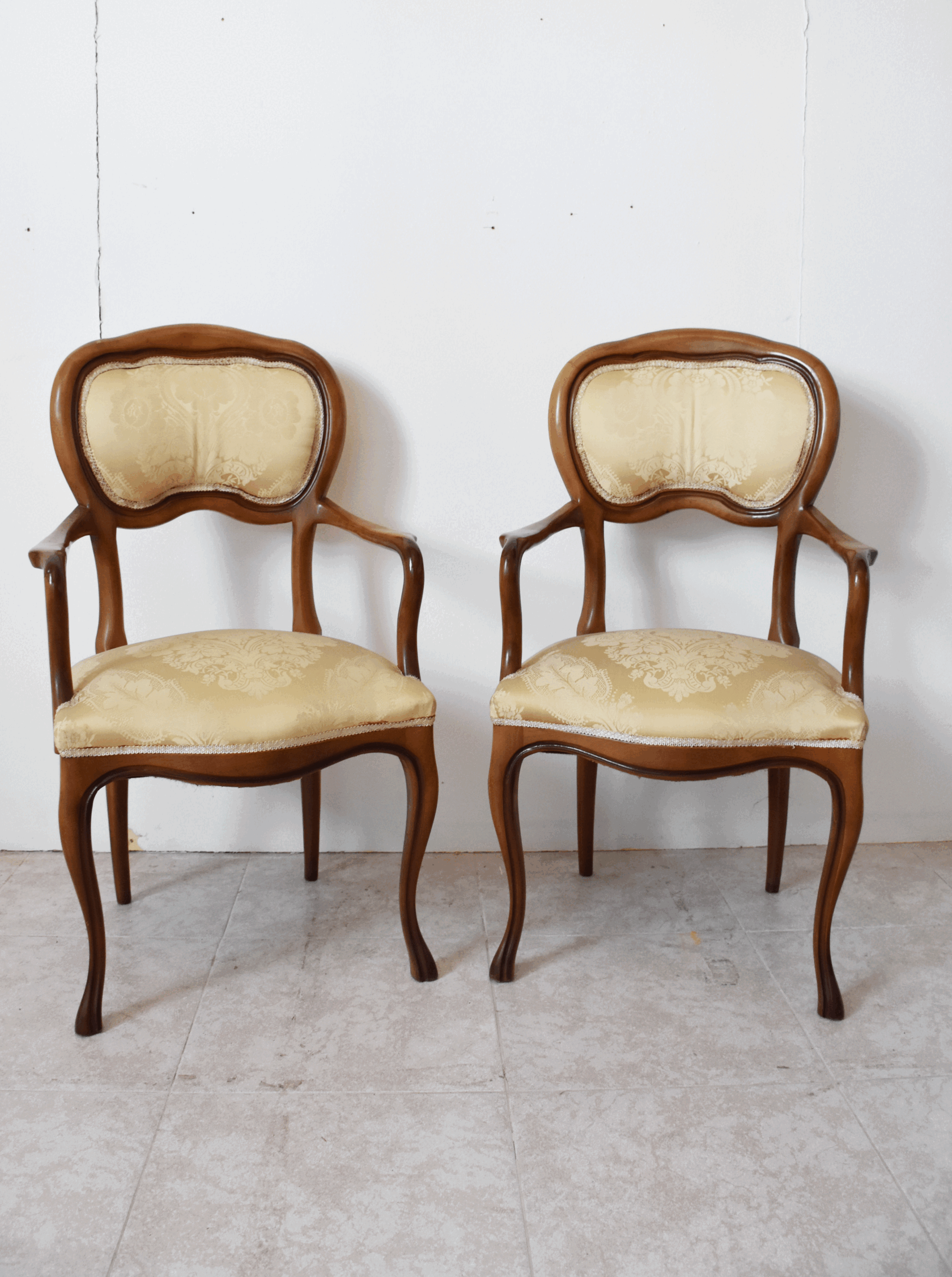 Pareja de sillones clásicos madera haya