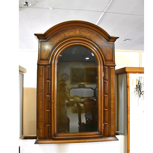 Vitrina madera con marquetería y cristal