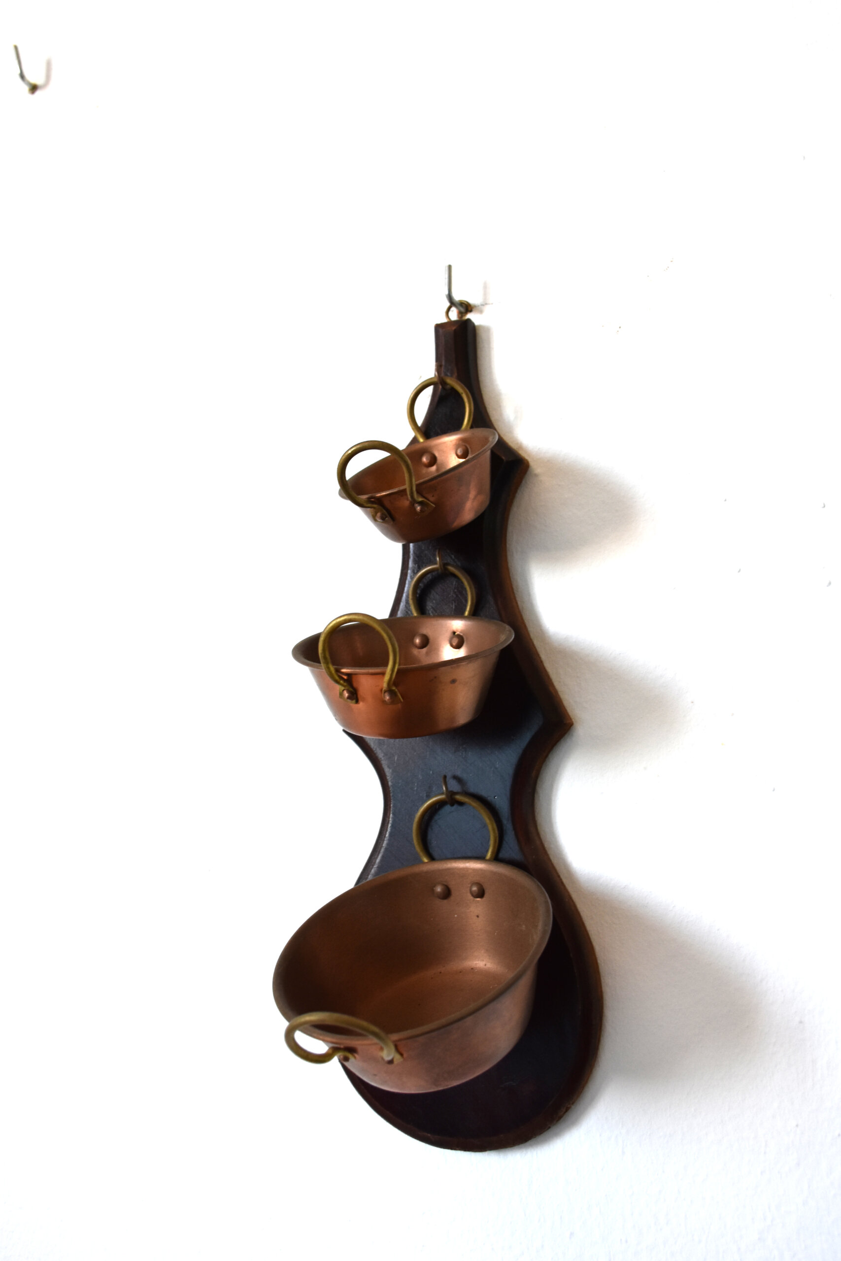 Soporte decorativo cazos cobre - Imagen 3