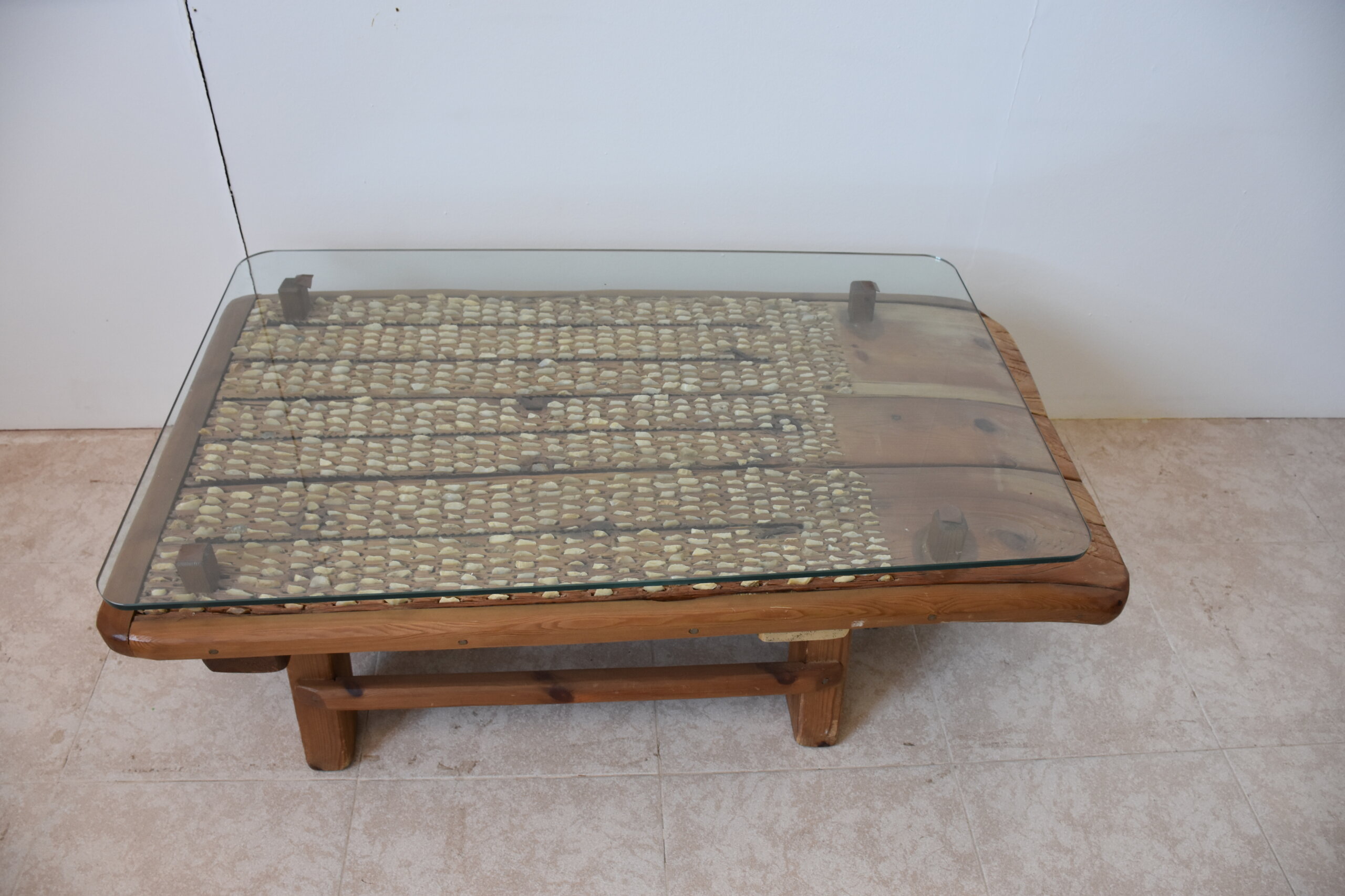 Mesa de centro madera con trilla y cristal - Imagen 5
