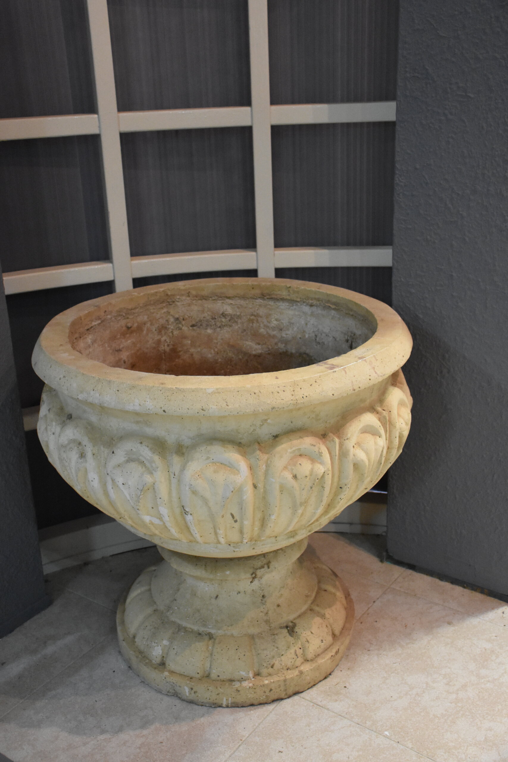Pareja de maceteros copas jardín piedra - Imagen 3
