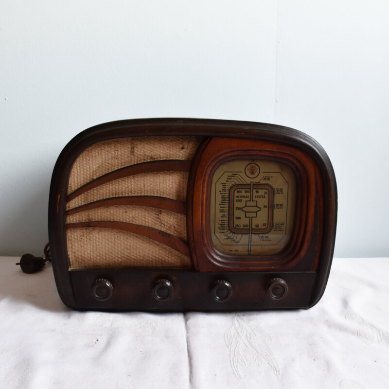 Radio antigua válvulas de madera