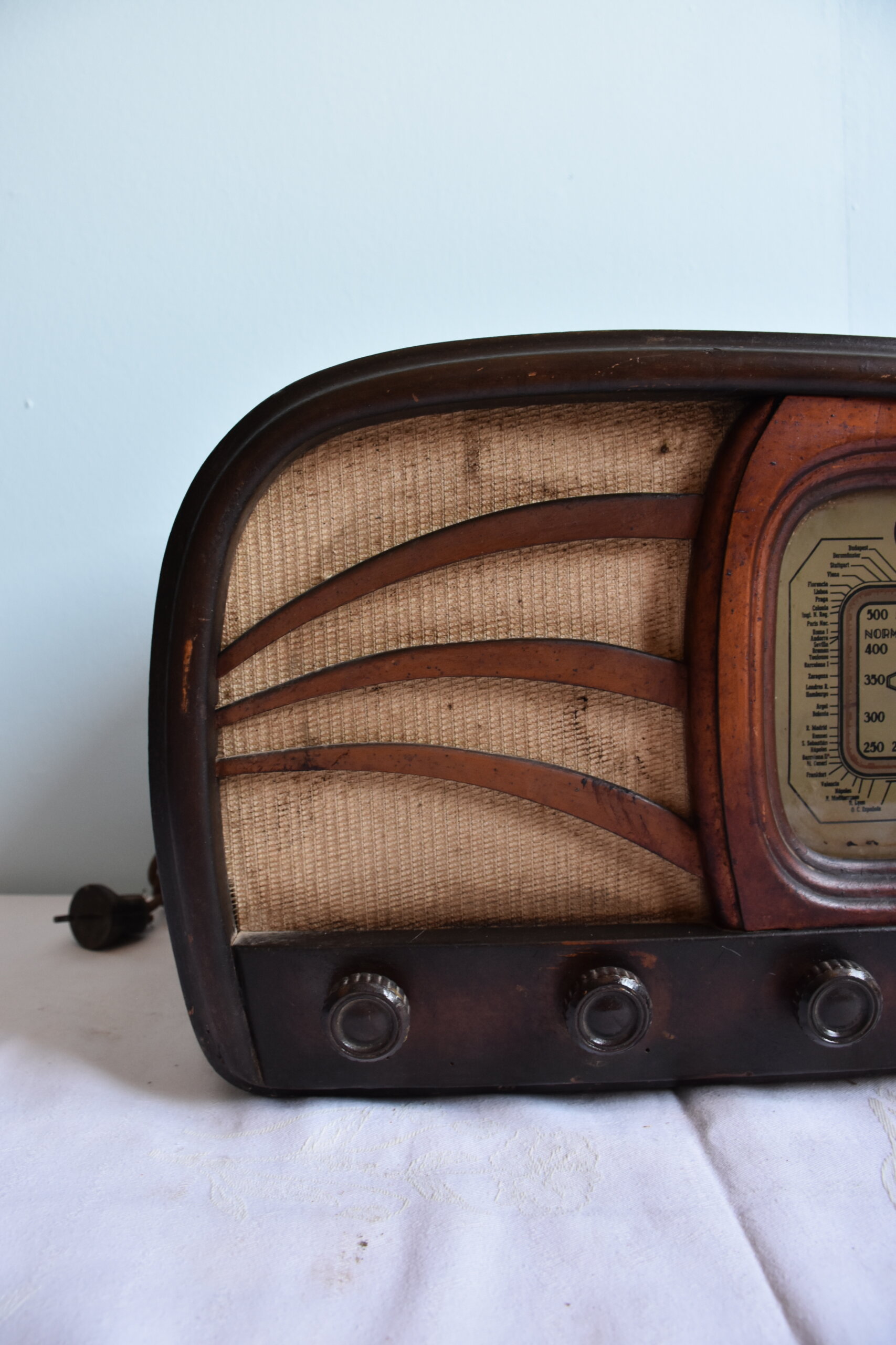 Radio antigua válvulas de madera - Imagen 3
