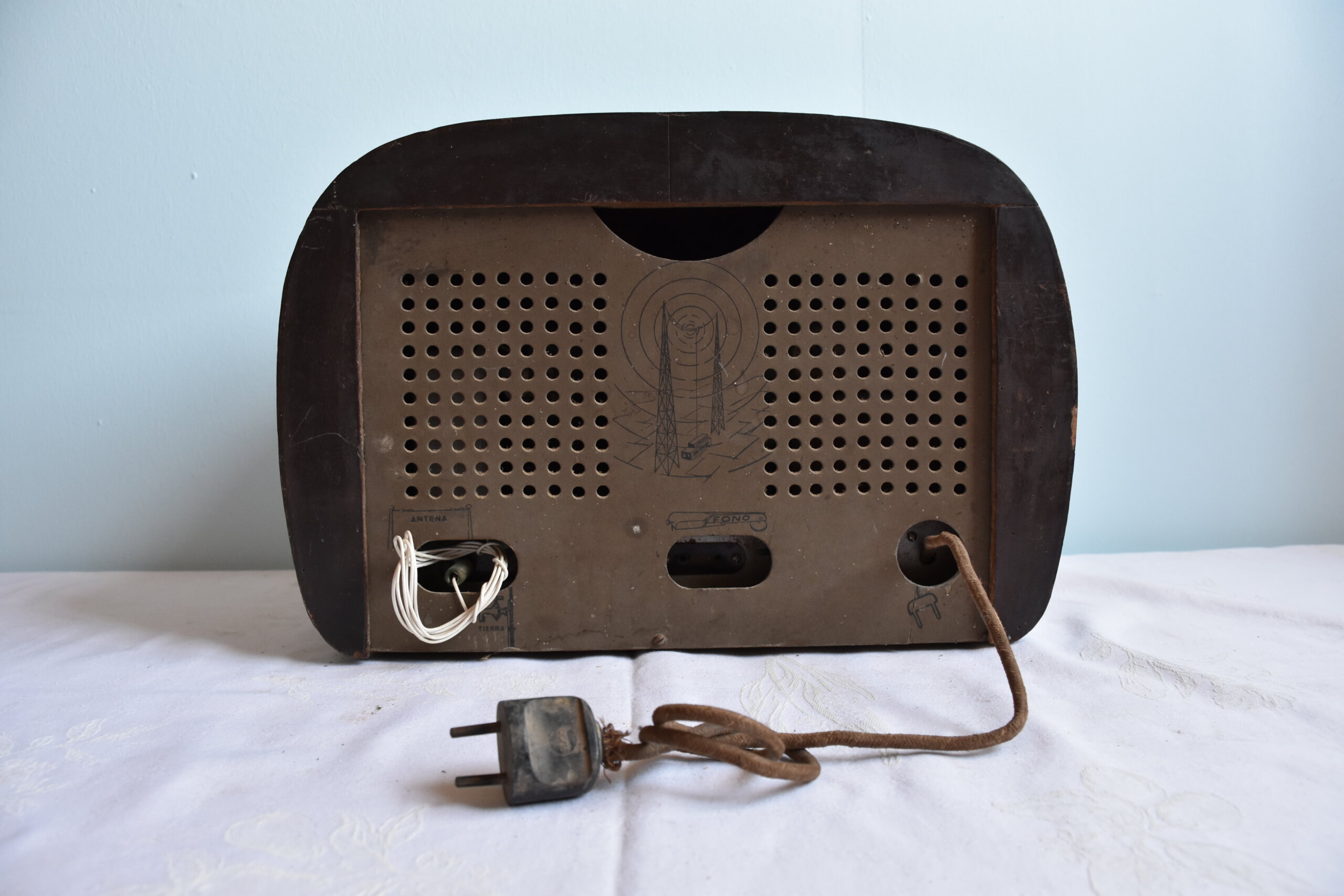 Radio antigua válvulas de madera - Imagen 7