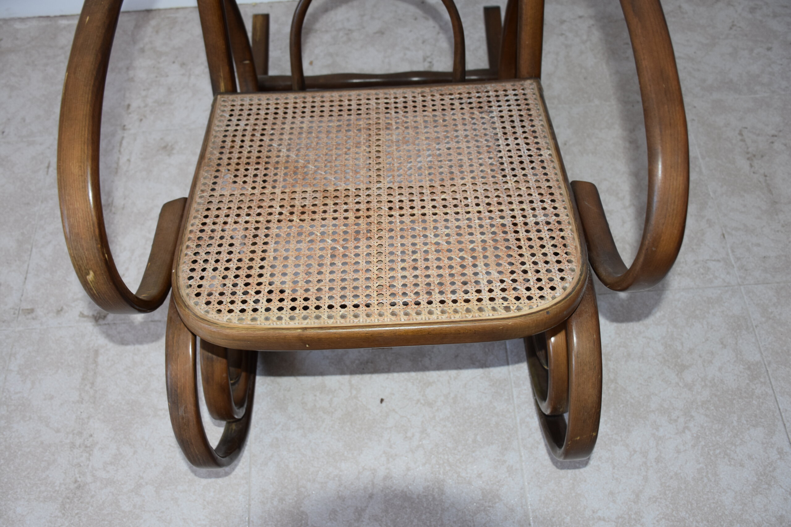 Mecedora infantil estilo thonet rejilla - Imagen 3