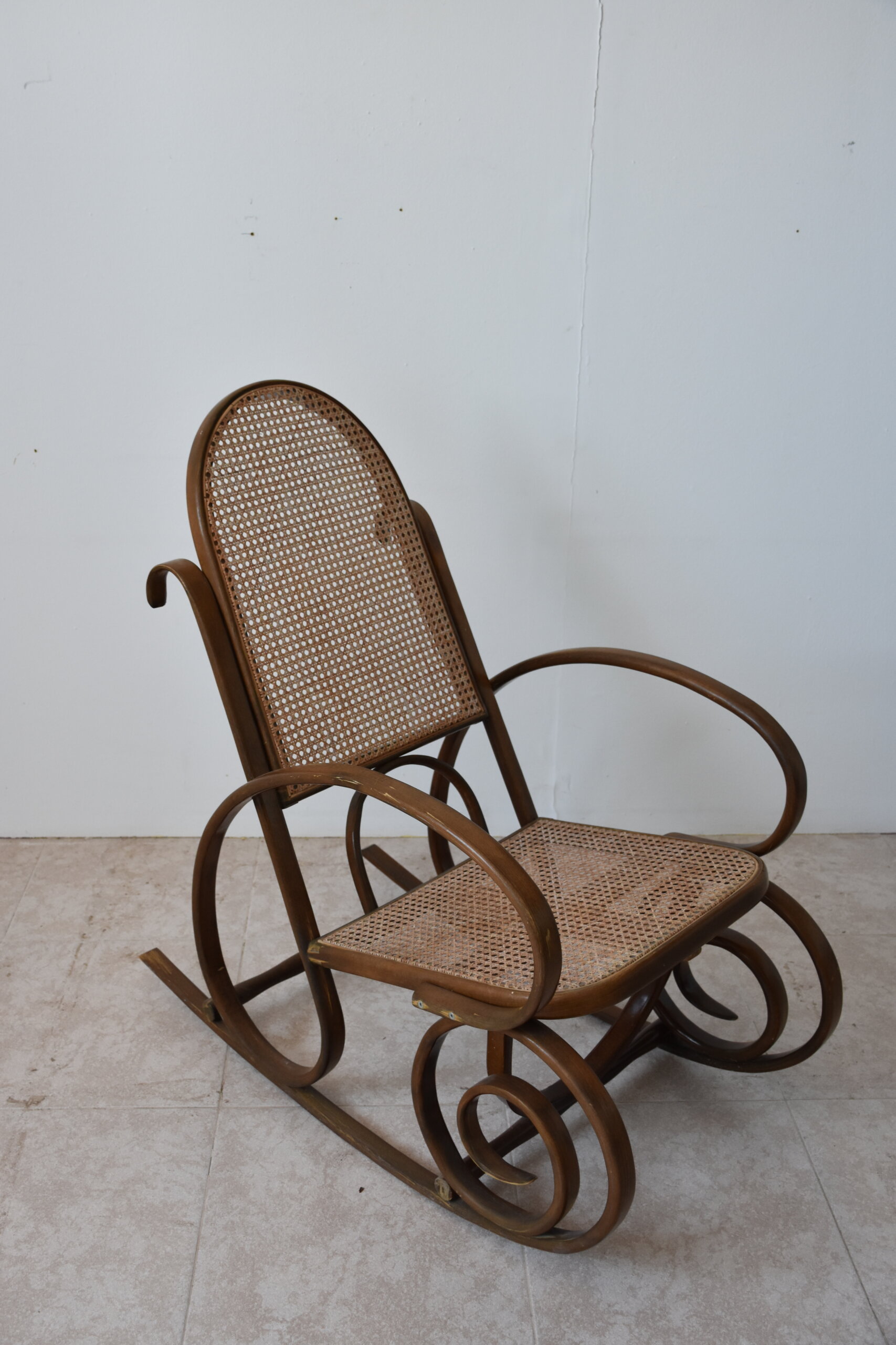 Mecedora infantil estilo thonet rejilla - Imagen 5