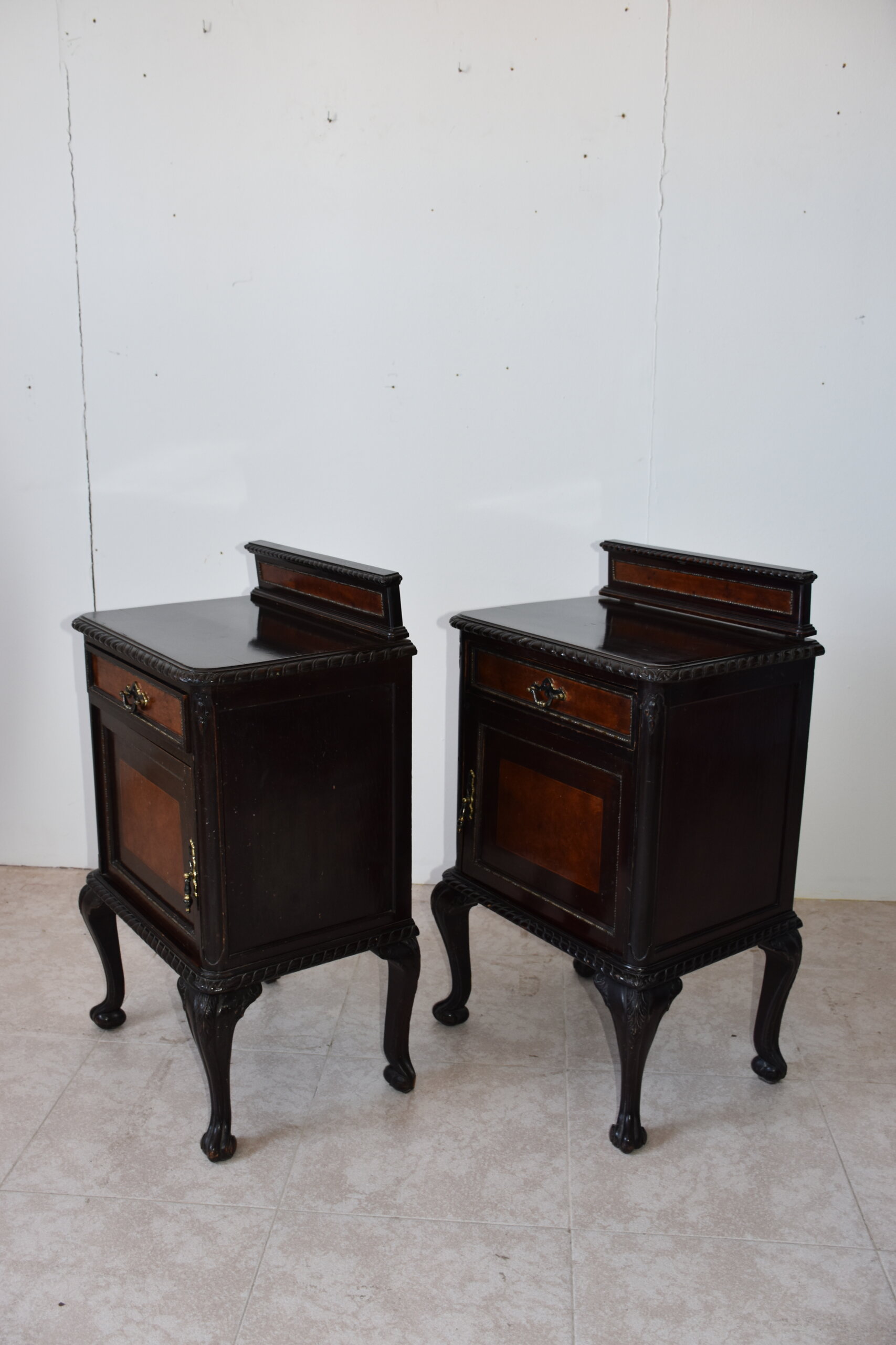 Pareja de mesillas patas Chippendale - Imagen 6