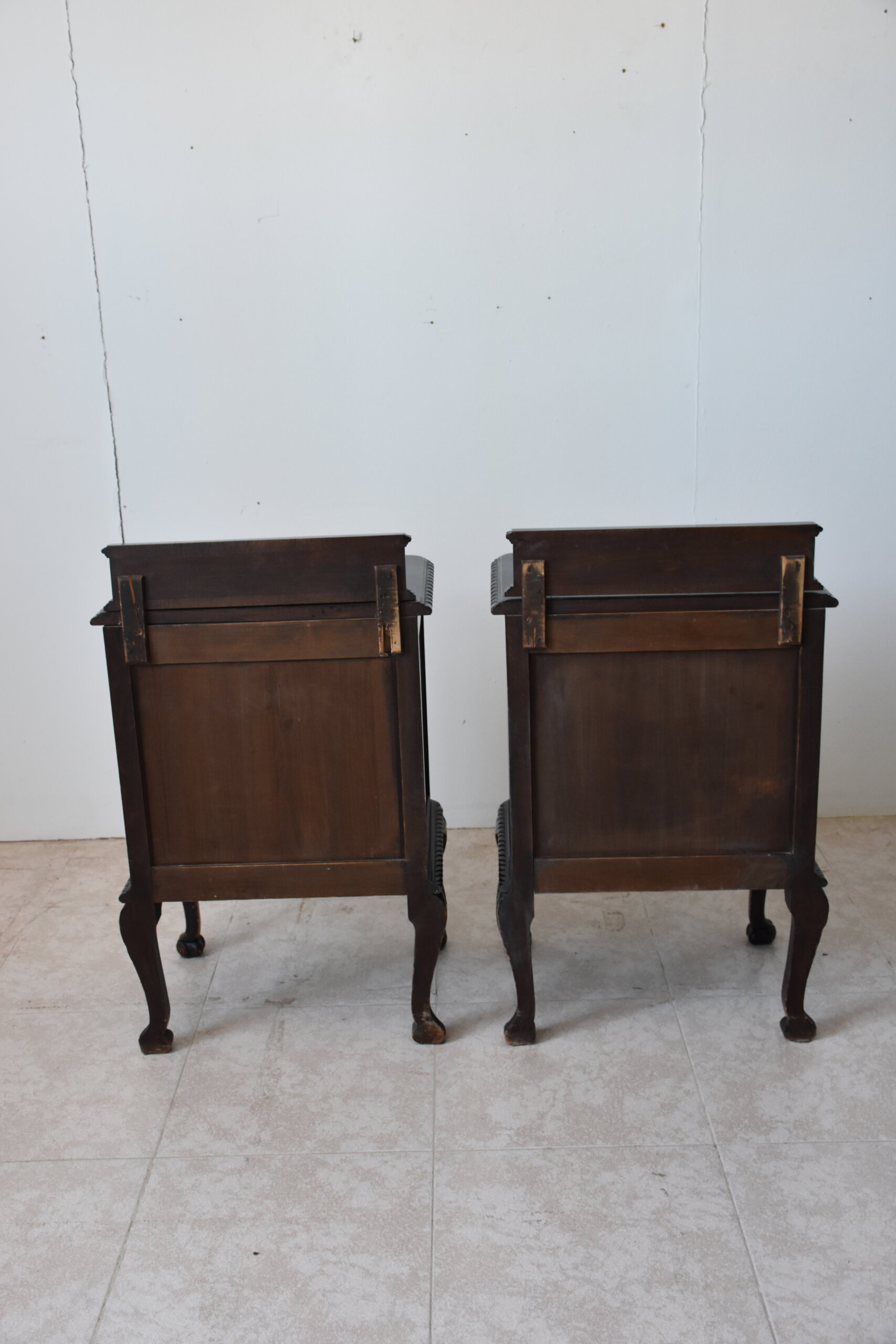 Pareja de mesillas patas Chippendale - Imagen 7