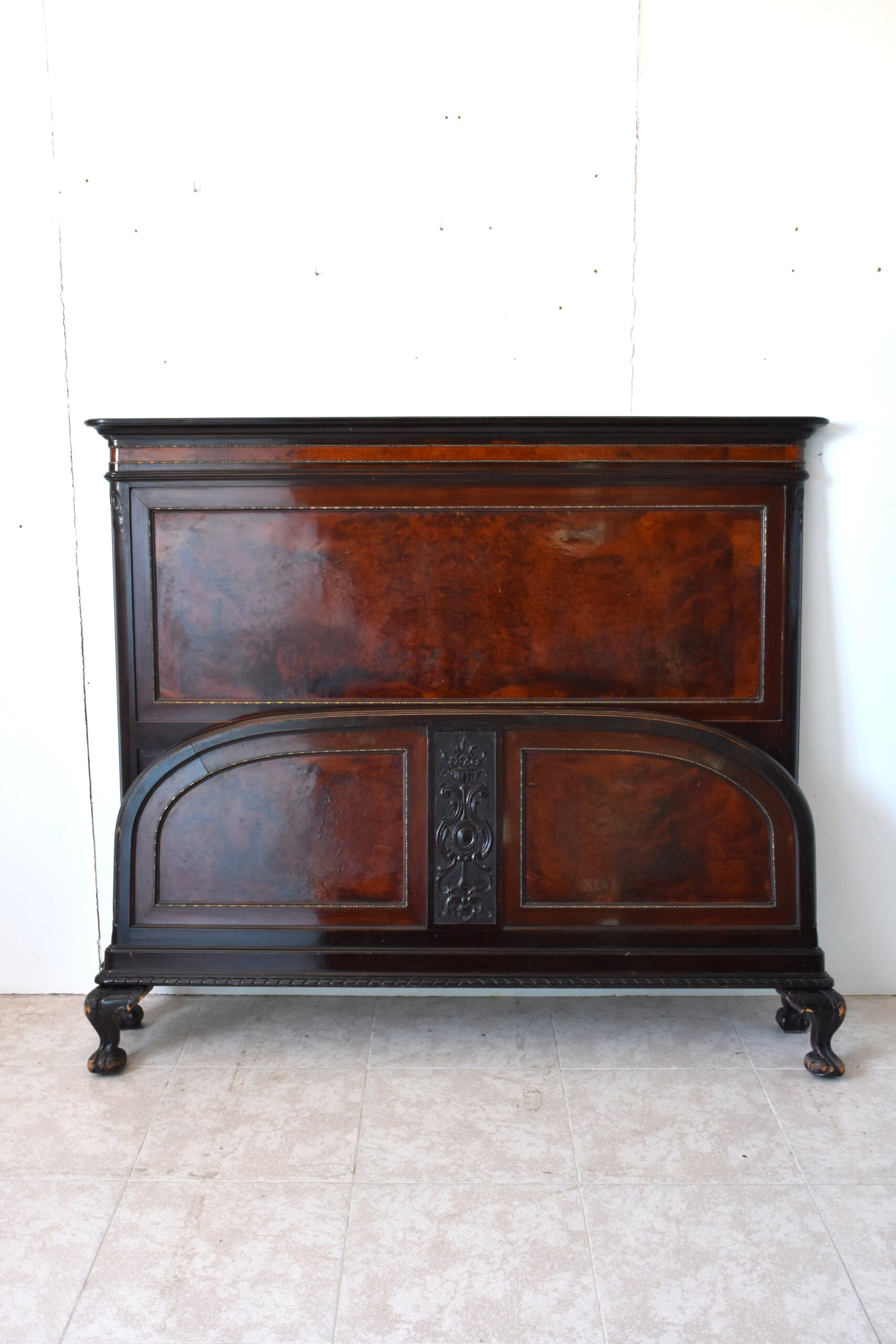 Cama antigua madera estilo Reina Ana