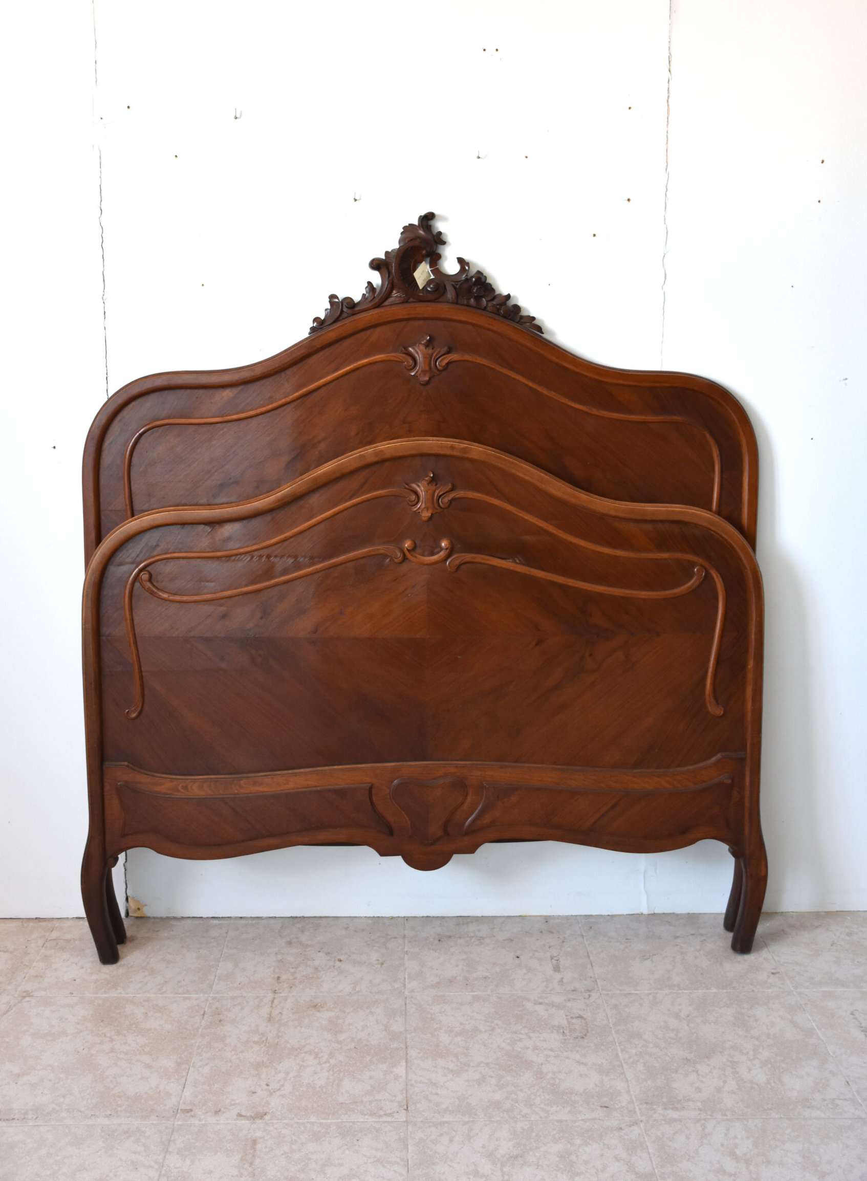 Cama antigua Luis XV madera palma de nogal